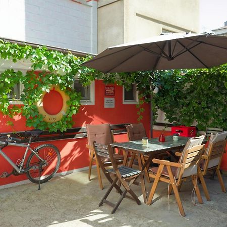 Nomado Hostel ヴァルナ エクステリア 写真