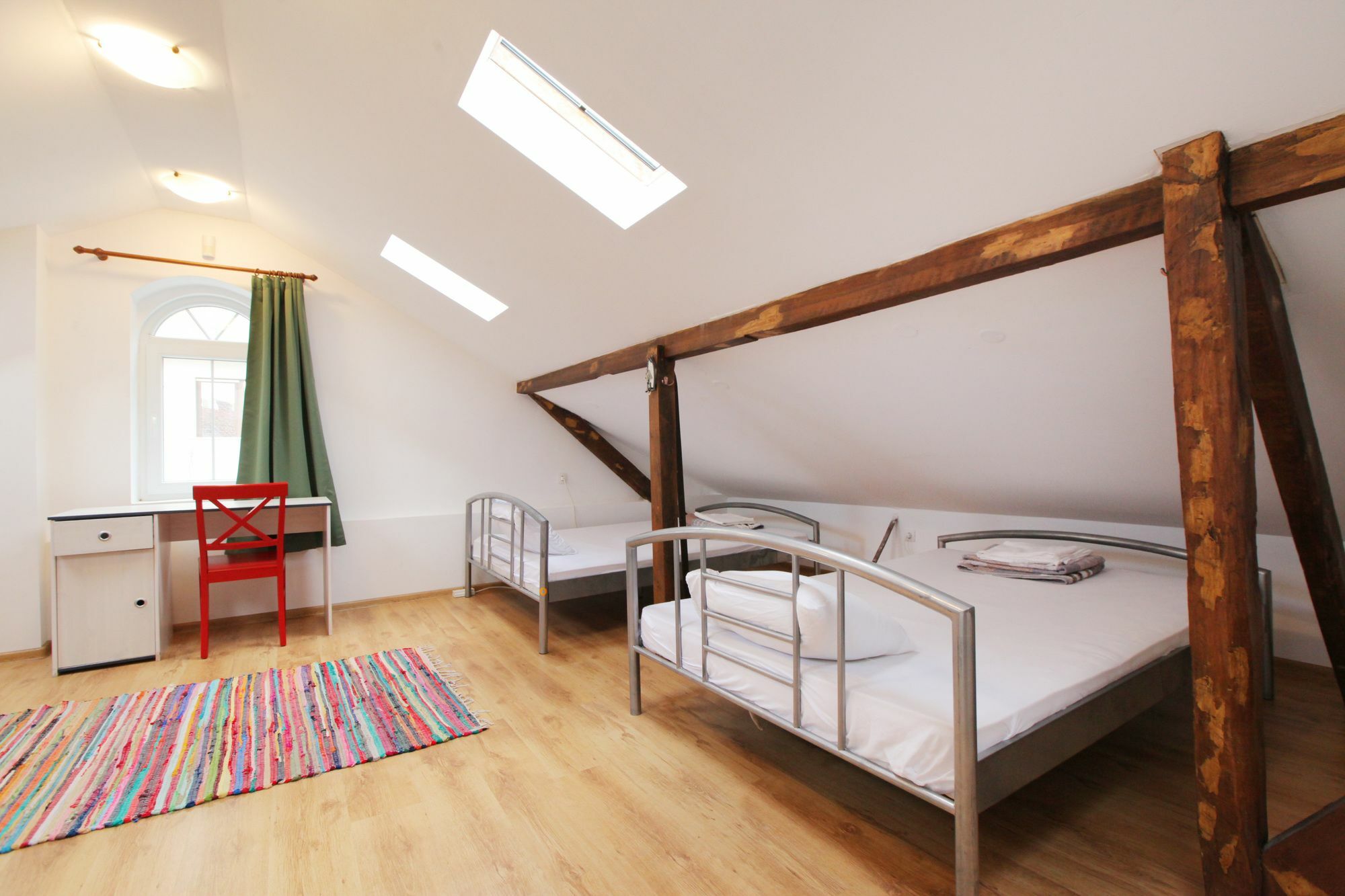 Nomado Hostel ヴァルナ エクステリア 写真